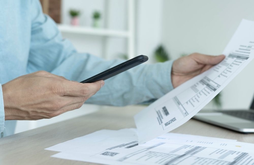 Let customers pay your invoices with one click 
